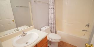 3 Bed / 3 Bath Condo in NW Gallery 17