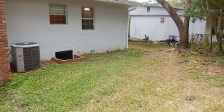 Walk to FSU! 4/2 w/ 2 Living Spaces, Wood Floors, Large Yard, & Washer/Dryer! Avail Aug 6th for $1825/month! Gallery 27