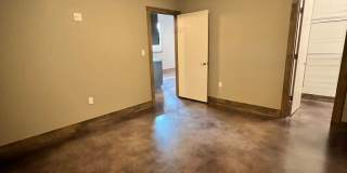 Gorgeous Condo minutes from The Pearl Gallery 9