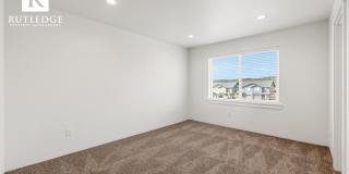 STUNNING 3 Bed / 2.5 Bath Brand New Townhome / End Unit !!! Gallery 18