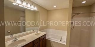 3-Bedroom End-Unit Townhome in West Des Moines | Waukee Schools Gallery 12