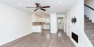 2 Bedroom Townhome with Private Patio Gallery 4