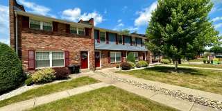 Gorgeous 2BR Townhouse in Plum! Washer & Dryer Included, Central A/C & More! Call Today! Gallery 10