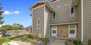 2 Bedroom Townhome In Eagan Gallery 1