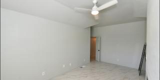 31 STRATFORD HALL Circle Gallery 28