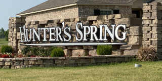 Charming 4 bed 2 bath in Hunters Spring *  Mustang schools Gallery 37