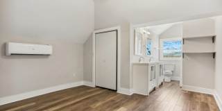 1906 Vine Street Gallery 22