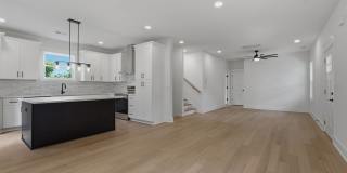 Spacious 5-Bedroom with Fenced Yard & Modern Amenities Gallery 10