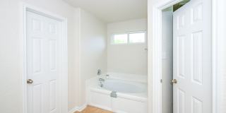Mountain Lodge Gated Community-5-Bedroom, 3.5-Bathroom Home Gallery 30