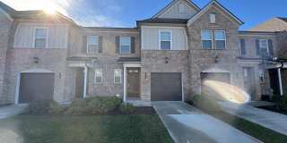 FOR LEASE- TOWNHOME 1.5 MILES FROM I40! Gallery 1