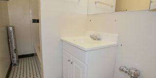 3912-28 N Pine Grove Gallery 23