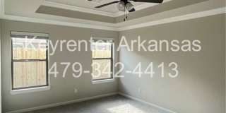 Modern 3‑Bed, 2‑Bath Home with Fenced Yard Gallery 10