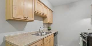 Charming Cottage Feel 1 & 2 Bedrooms! Gallery 1
