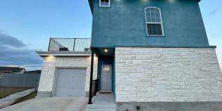 Charming 4BR House in Del Valle Gallery 1