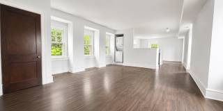 186 W Queen Lane Gallery 4