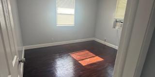 2004 Palafox St. Gallery 4