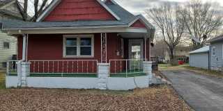 PRE-LEASE!! Beautiful 2 Bedroom/ 1 Bathroom House Gallery 1