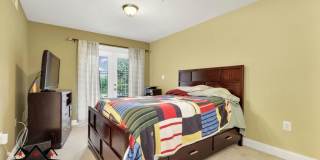 Townhome Style Condo with Parking Gallery 11