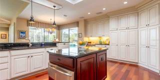 6605 STONINGTON DRIVE N Gallery 20