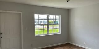 1327 SW 22 AVE Gallery 2