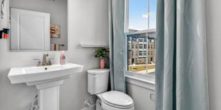 Luxurious 3 Bed 2.5 Bath Townhome In Beautiful Foster's Glen Gallery 15