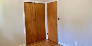 Great Three Bedroom, Close to Everything! Gallery 11