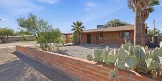 Spacious 3-Bedroom Home with Large Backyard & Extended Driveway Gallery 1