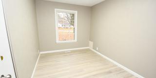 Inground swimming pool, Generac Generator, 3 bedroom 1.5 bath home in South Bend IN Gallery 11