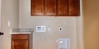 Beautiful 3 bedroom with a loft in Cooley Station! Gallery 21