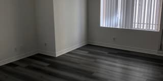 909 S Irolo St Gallery 8