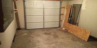 Very well kept 3 bedroom, 1.5 bath with One Car Garage and Nice Back Yard Gallery 11