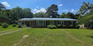 3 Bd/2 Bath Ranch Home - Newly Renovated in the Heart of Broadway- Minutes from Downtown Sanford Gallery 1