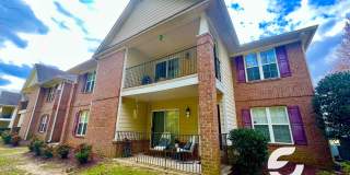 2 Bed, 2 Bath - BRAND NEW CARPET!!! READY FOR MOVE IN TODAY! Gallery 1