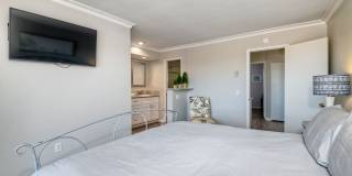 6677 Paseo Del Norte Gallery 9