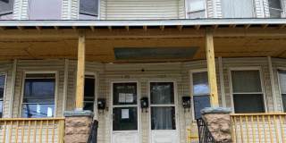 3 BR , 1.5 BA Apartment Gallery 1