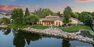 Stunning 4 Bedroom Home in The Shores | Luxury Meets Every Day Comfort Gallery 1