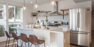 1651 W 37th Pl - Co-Living Housing Gallery 6