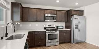 Beautiful 2022 Built Home With Views! Gallery 10