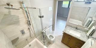 Island Living in a Renovated 2-Bed, 2-Bath Unfurnished Maui Meadows Retreat Gallery 11