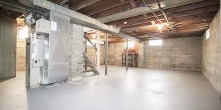 1137 Cribb St Gallery 21