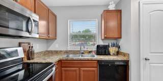 Available June 15th! 3BR Home in Tavares with Huge Backyard Gallery 13