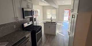 Beautifully Remodeled 3 Bedroom, 3 Bath Home for Rent! Gallery 8