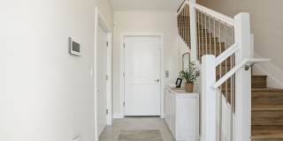 Fully Furnished 3 Bedroom, 3.5 Bath Townhome Gallery 3