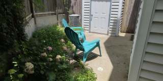 Spacious 3 bedroom townhome close to UK! Gallery 17