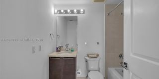 480 NE 30th St Gallery 21