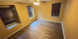 Beautiful 4 Bedroom - 2.5 Bath with Lots of Bonuses - Gilbert Gallery 32