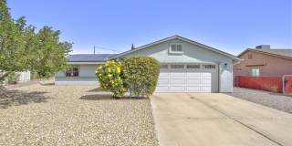 Home With 2 En-Suite Bedrooms in Prescott Valley Gallery 1
