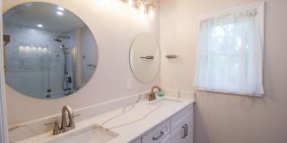 Luxury Annual Rental with Resort-Style Pool on Longboat Key Gallery 22
