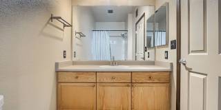 Beautiful Two Bedroom Condo in Littleton Gallery 19