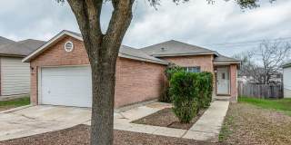 Charming 3/2/2 single-story home in highly desirable Westover Crossing Gallery 1